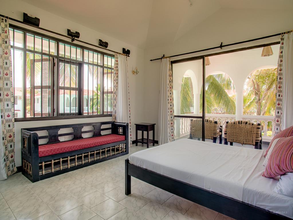 Deluxe Single Room in Shared Villa