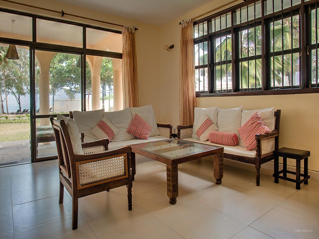 Standard Single Room in shared Villa